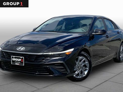 Used 2024 Hyundai Elantra SEL FWD image 1