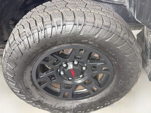 Used 2022 Toyota 4Runner SR5 Premium w/ Moonroof Package AWD/4WD image 11