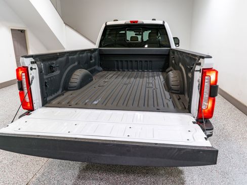 Used 2023 Ford F250 Lariat w/ Chrome Package image 11