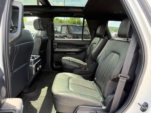 Used 2023 Ford Expedition Platinum AWD/4WD image 13