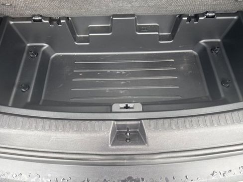 Used 2025 Chevrolet Traverse LT image 22