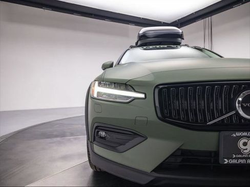 New 2026 Volvo V60 B5 Cross Country Plus w/ Climate Package image 10