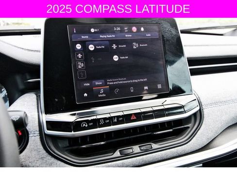 Used 2025 Jeep Compass Latitude image 26