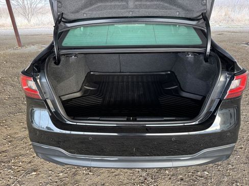 Used 2022 Subaru Legacy Limited image 32