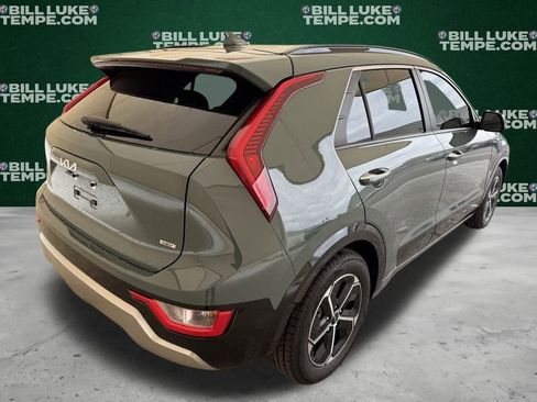 Used 2023 Kia Niro SX image 5