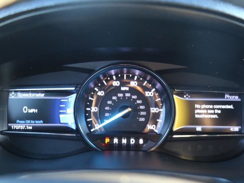 Used 2017 Ford Explorer Limited image 8