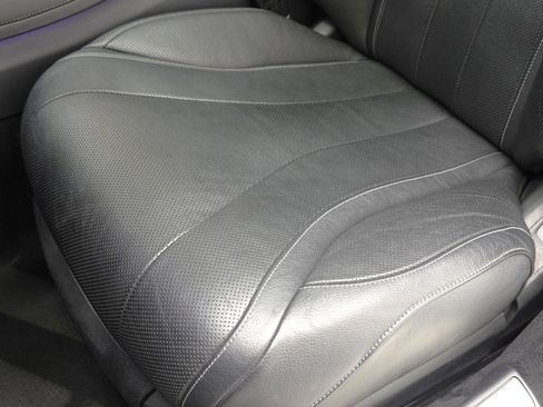 Used 2017 Mercedes-Benz S 550 Sedan w/ Sport Package w/ Sport Package image 30