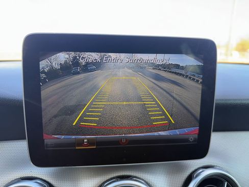 Used 2018 Mercedes-Benz GLA 250 4MATIC image 21