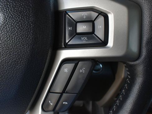 Used 2018 Ford F150 Lariat w/ Equipment Group 502A Luxury AWD/4WD image 15