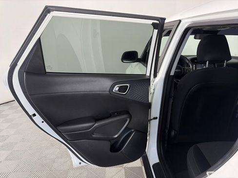 Used 2021 Kia Soul S FWD image 12
