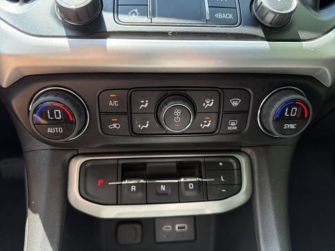 Used 2023 GMC Acadia SLE FWD image 14