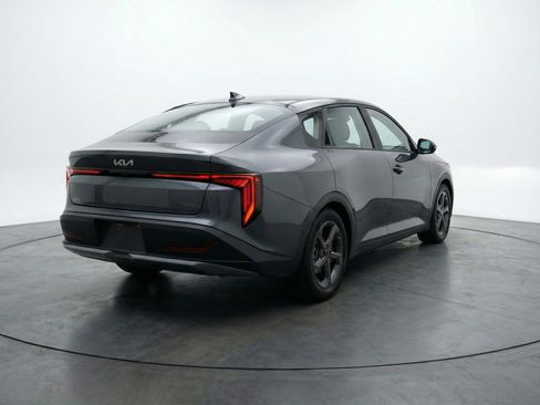 Used 2025 Kia K4 LXS image 9