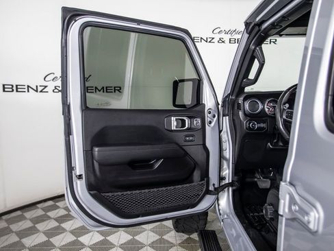 Used 2022 Jeep Wrangler Unlimited Rubicon w/ Xtreme Recon 35" Tire Package image 22