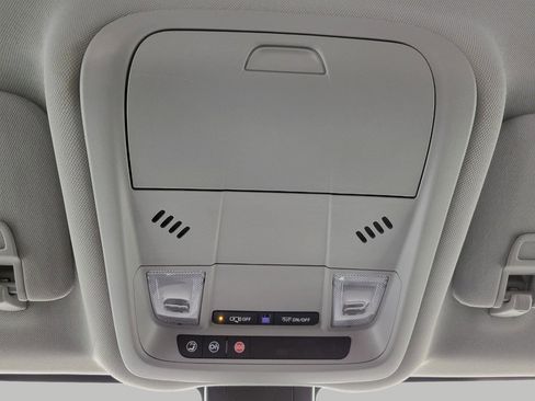 Used 2024 Chevrolet Equinox LT image 18