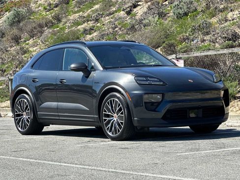 New 2026 Porsche Macan Electric image 10