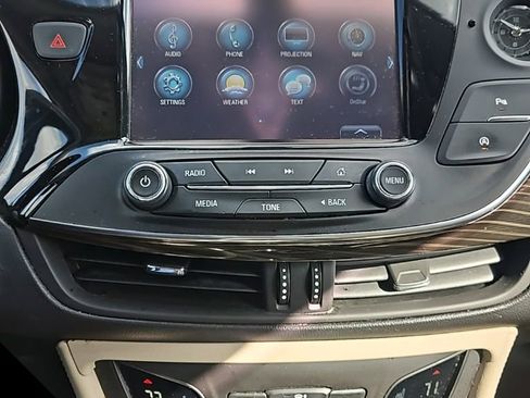 Used 2019 Buick Envision Essence image 8