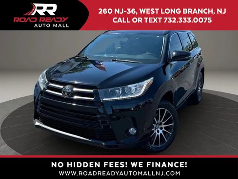 Used 2018 Toyota Highlander SE image 1
