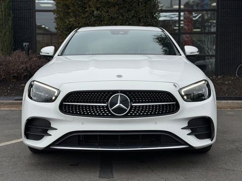Used 2022 Mercedes-Benz E 350 Sedan image 3