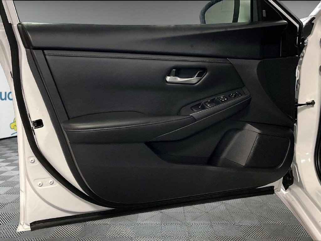 Certified 2024 Nissan Sentra SV FWD image 9