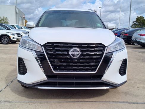 Used 2023 Nissan Kicks SV image 16