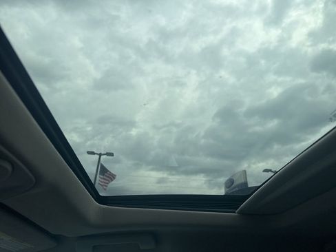 Used 2017 Chevrolet Equinox LT w/ Convenience Package image 14