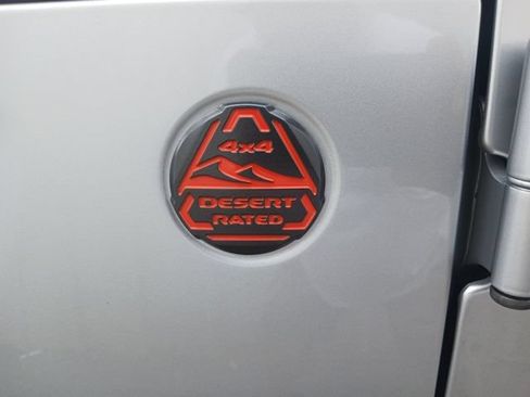 Used 2023 Jeep Gladiator Mojave w/ Cold Weather Group AWD/4WD image 10