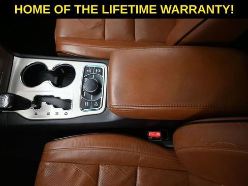 Used 2012 Jeep Grand Cherokee Overland Summit image 35