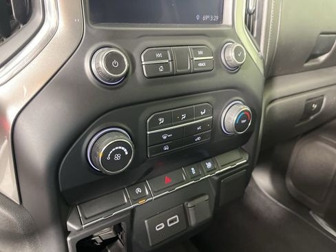 Used 2020 Chevrolet Silverado 1500 LT image 28