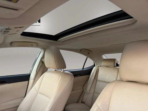 Used 2013 Lexus ES 350 w/ Luxury Pkg FWD image 21