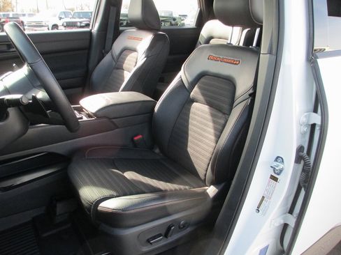 Used 2025 Nissan Pathfinder Rock Creek image 16