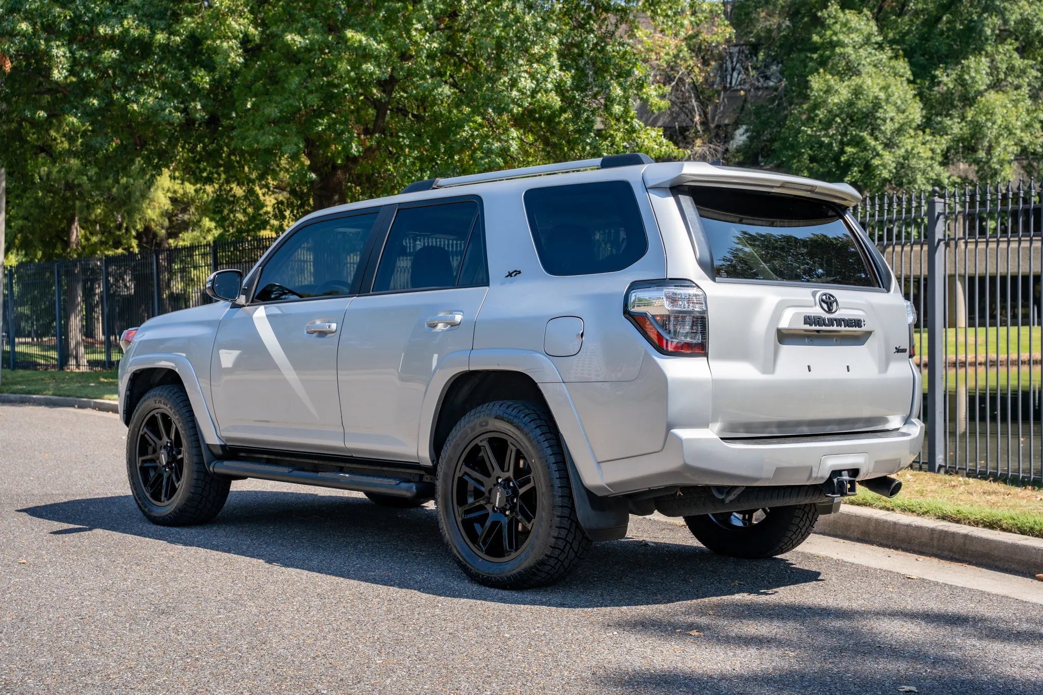 Used 2022 Toyota 4Runner SR5 Premium w/ Moonroof Package AWD/4WD image 8