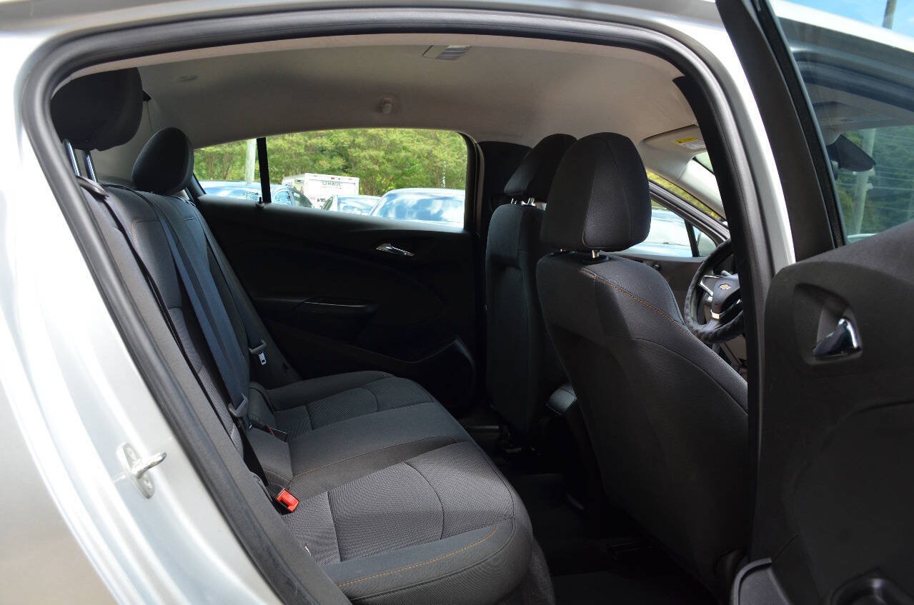 Used 2018 Chevrolet Cruze LS FWD image 13