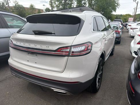 Used 2023 Lincoln Nautilus Reserve AWD/4WD image 5