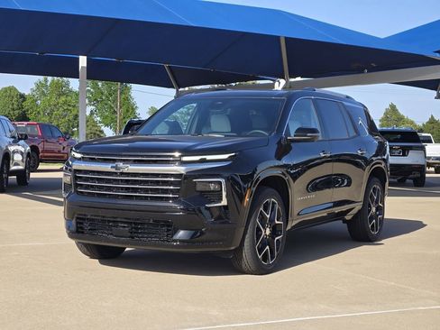 New 2026 Chevrolet Traverse High Country FWD image 2
