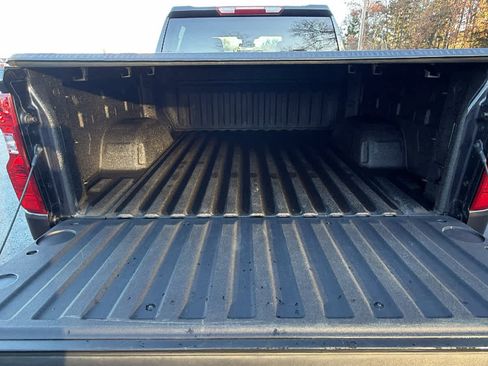 Used 2022 Chevrolet Silverado 1500 LT image 24