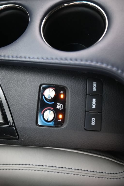 Used 2014 Toyota Avalon Limited w/ Technology Package FWD image 14