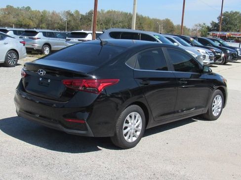 Used 2022 Hyundai Accent SEL image 3