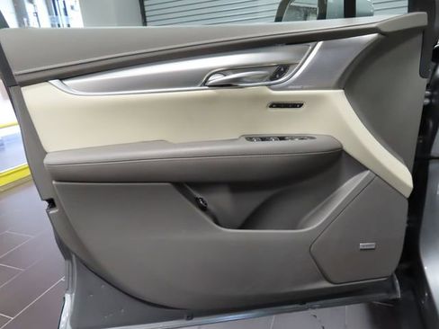 Certified 2023 Cadillac XT5 Premium Luxury FWD image 9