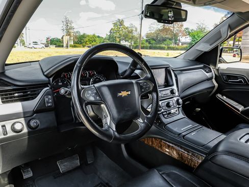 Used 2020 Chevrolet Tahoe Premier AWD/4WD image 3
