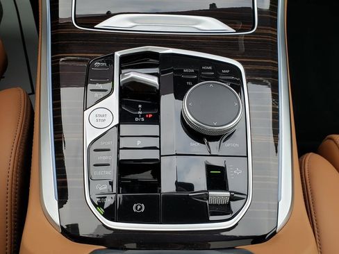 Used 2025 BMW X5 xDrive50e w/ M Sport Package image 31