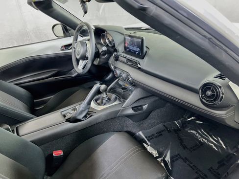 Used 2021 MAZDA MX-5 Miata RF Club RWD image 25