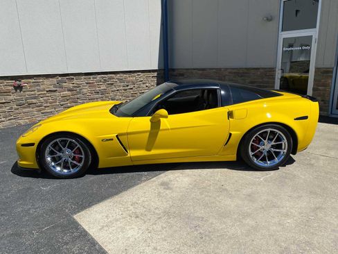Used 2007 Chevrolet Corvette Z06 w/ Preferred Equipment Group RWD image 13