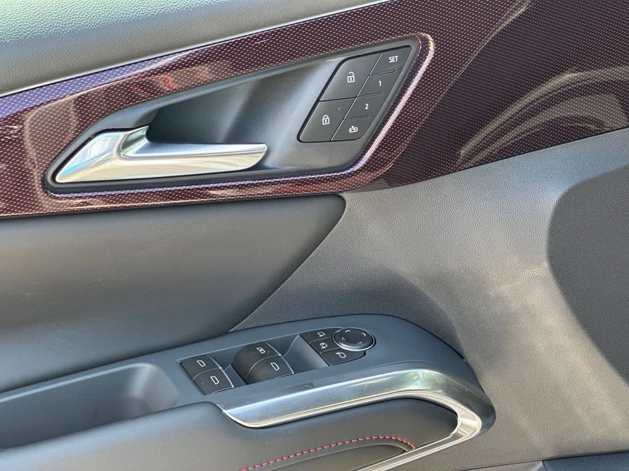 New 2027 Chevrolet Traverse RS FWD image 11