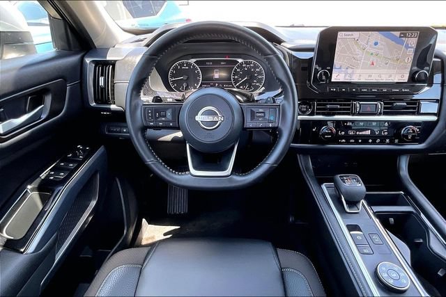 Used 2025 Nissan Pathfinder SL w/ Lighting Package (N92) AWD/4WD image 4