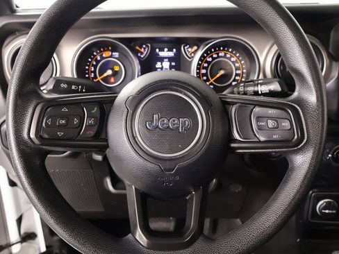 Used 2020 Jeep Wrangler Unlimited Sport image 3