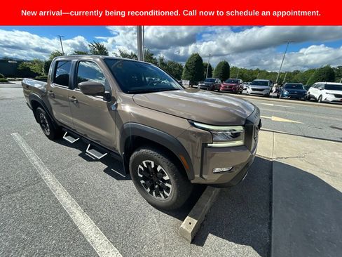 Used 2023 Nissan Frontier PRO-4X w/ Technology Package AWD/4WD image 15