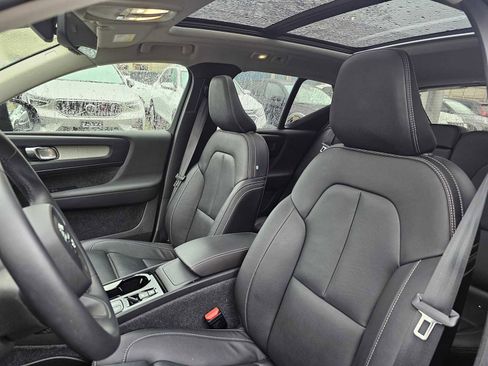 Certified 2024 Volvo XC40 B5 Plus w/ Climate Package image 24