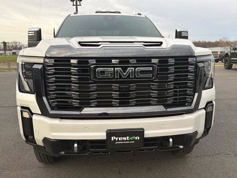 Used 2024 GMC Sierra 3500 Denali Ultimate image 17