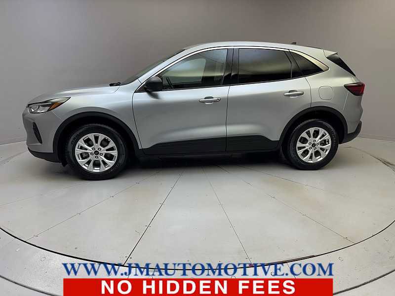 Used 2023 Ford Escape Active w/ Tech Pack #1 AWD/4WD image 2