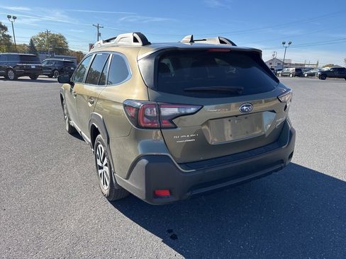 Certified 2025 Subaru Outback Premium image 3